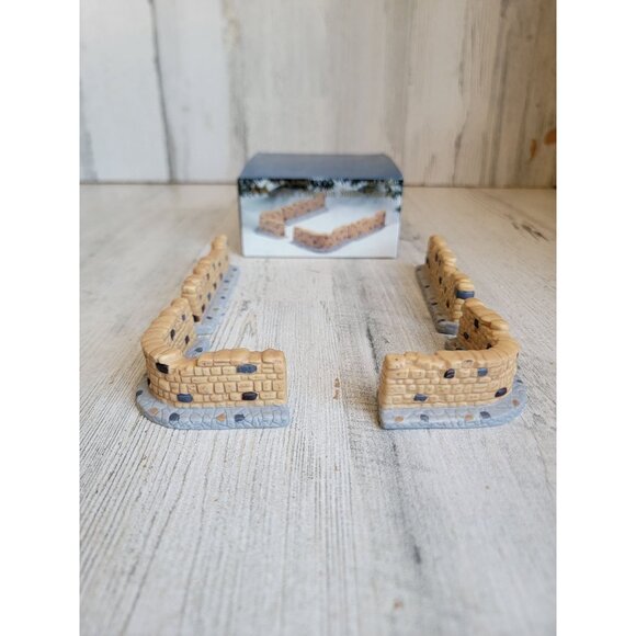 Dickens Keepsake 4-Piece porcelain Stone Fence Village accessory Xmas - Picture 3 of 7